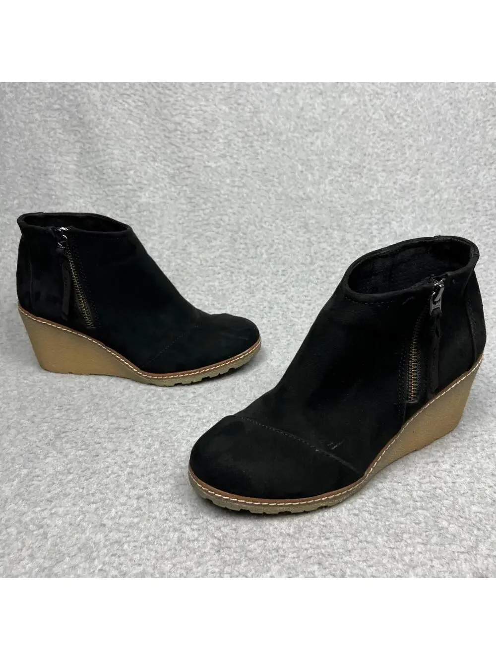 TOMS Suede Wedge Zipper Ankle Boot Booties Womens Size 7.5 Casual Round Toe